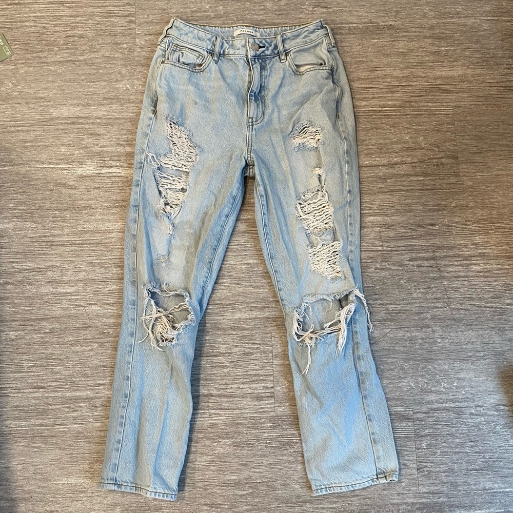 PACSUN LIGHT-WASH MOM JEANS